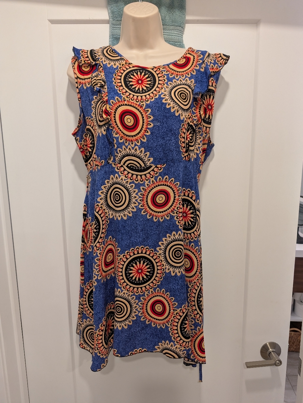 Sleeveless Blue Sunburst Print Dress